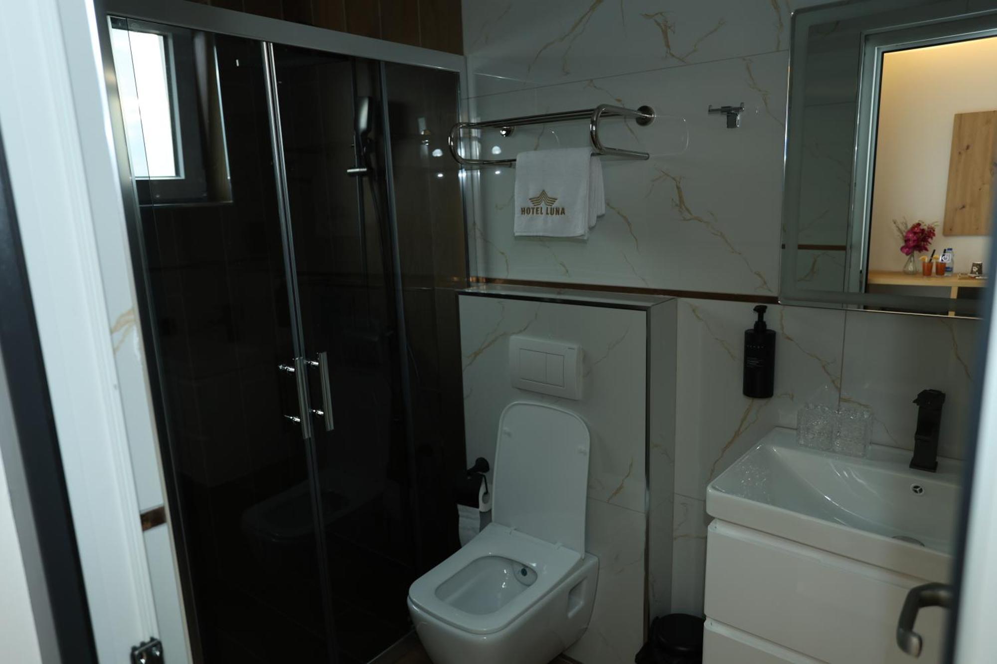 Hotel Luna Prizren Buitenkant foto