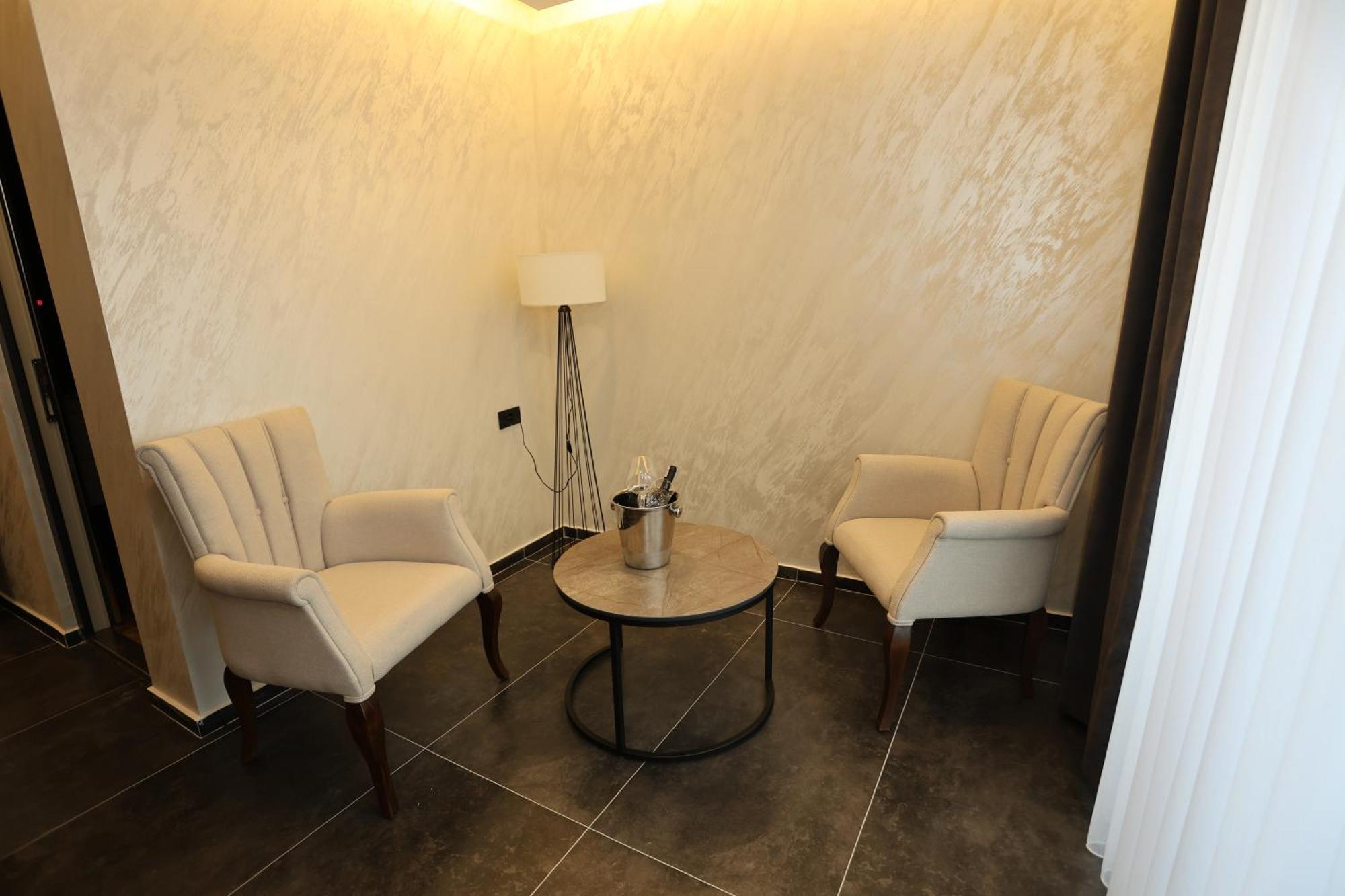 Hotel Luna Prizren Buitenkant foto