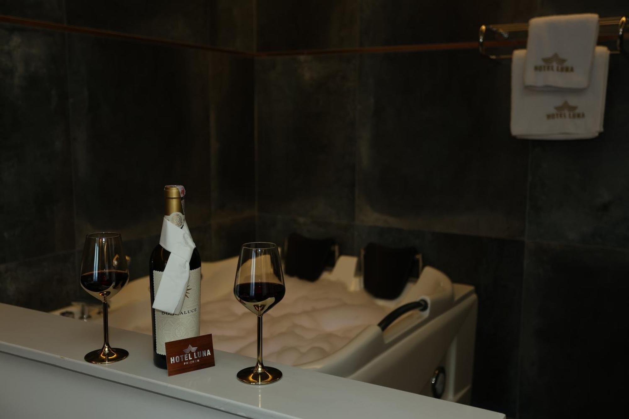 Hotel Luna Prizren Buitenkant foto