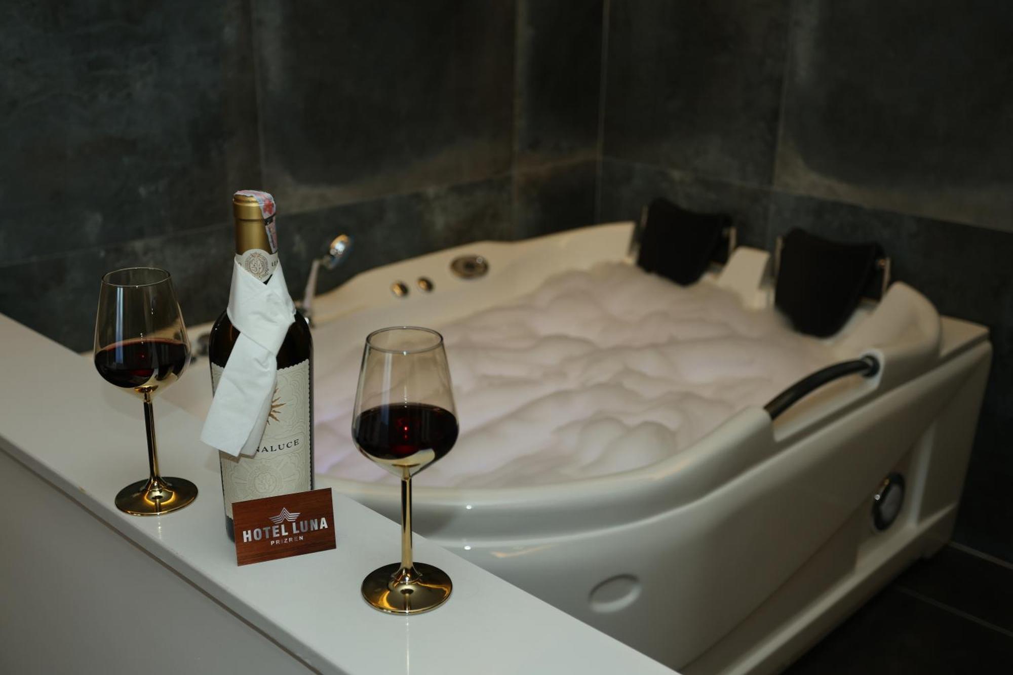 Hotel Luna Prizren Buitenkant foto